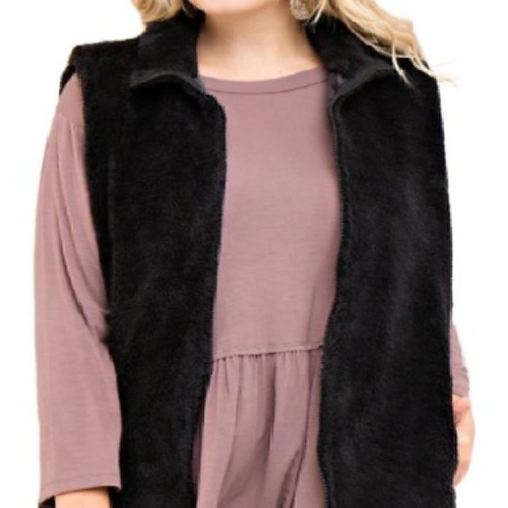 ANTHROPOLOGIE | entro Black Oversized Sherpa Vest
